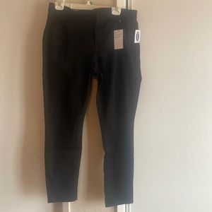 Black old navy pants. Super skinny mid rise. Tags still on.